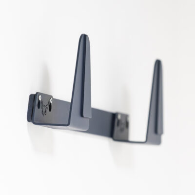 gros plan porte-manteaux métal